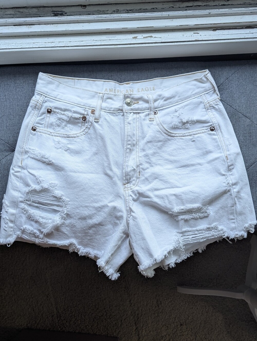 American Eagle white denim 905 boyfriend shorts, High Rise, 8
